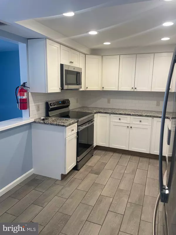 Sicklerville, NJ 08081,6 VERNON CT