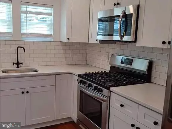 Philadelphia, PA 19148,2215 S MILDRED ST