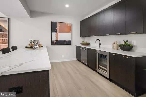 Aldie, VA 20105,41696 OAK BEND CT