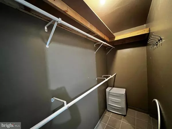 Fairfax, VA 22033,4009 TIMBER OAK TRL