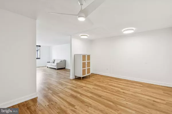 Philadelphia, PA 19102,1420 LOCUST ST #24C