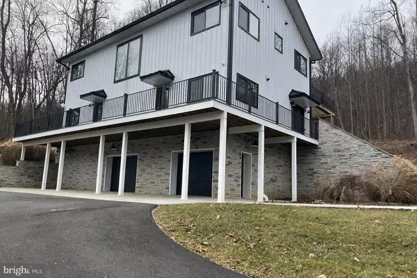 13543 HANGING ROCK LN, Lovettsville, VA 20180