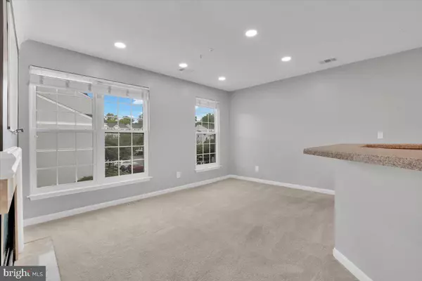 Alexandria, VA 22310,5995-B TERRAPIN PL #301