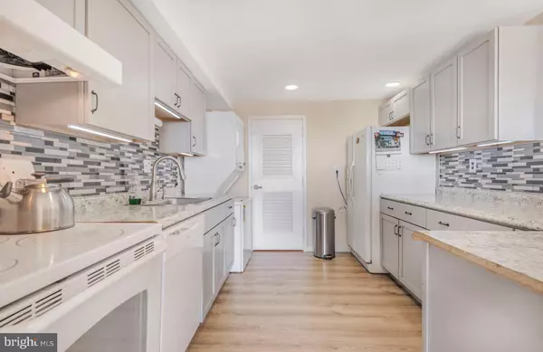 Alexandria, VA 22304,250 S REYNOLDS ST #1001