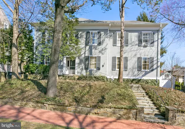 3117 35TH ST NW, Washington, DC 20016