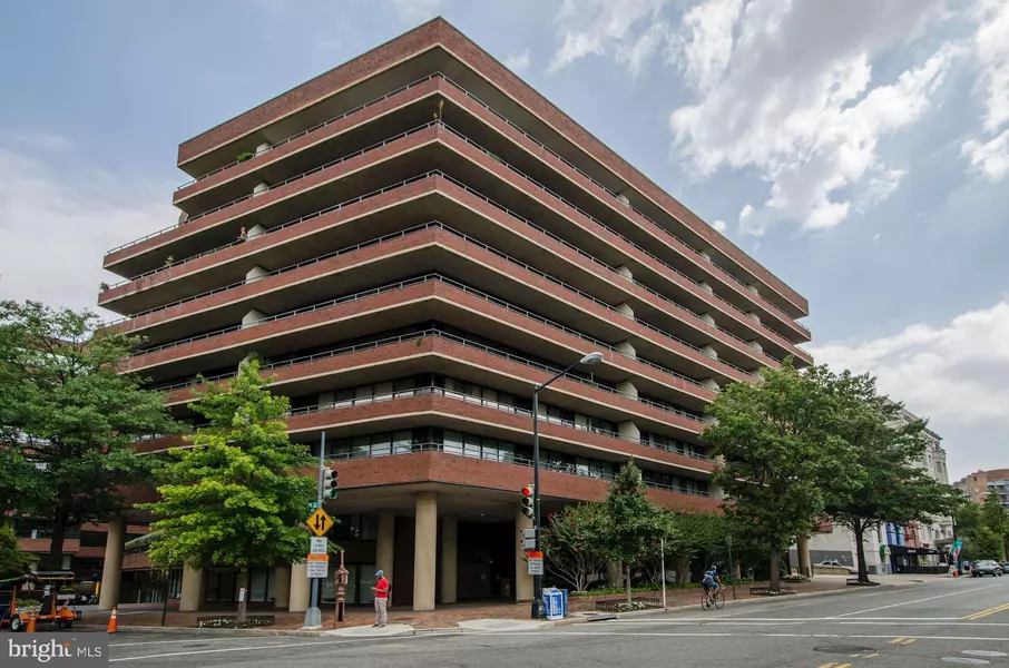 2555 PENNSYLVANIA AVE NW #611, Washington, DC 20037