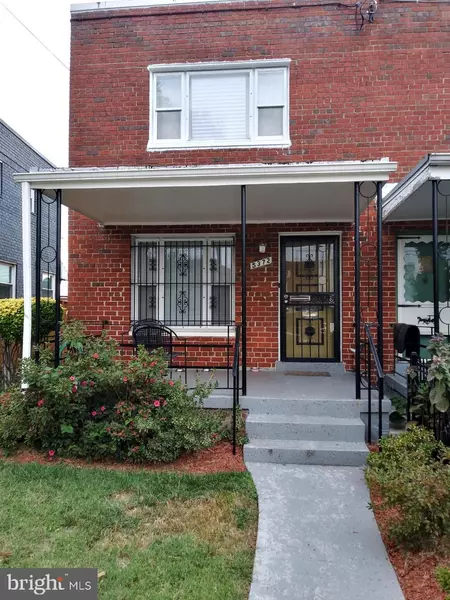 5372 CHILLUM PL NE, Washington, DC 20011