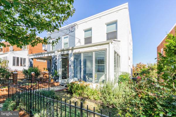 5247 CHILLUM PL NE, Washington, DC 20011