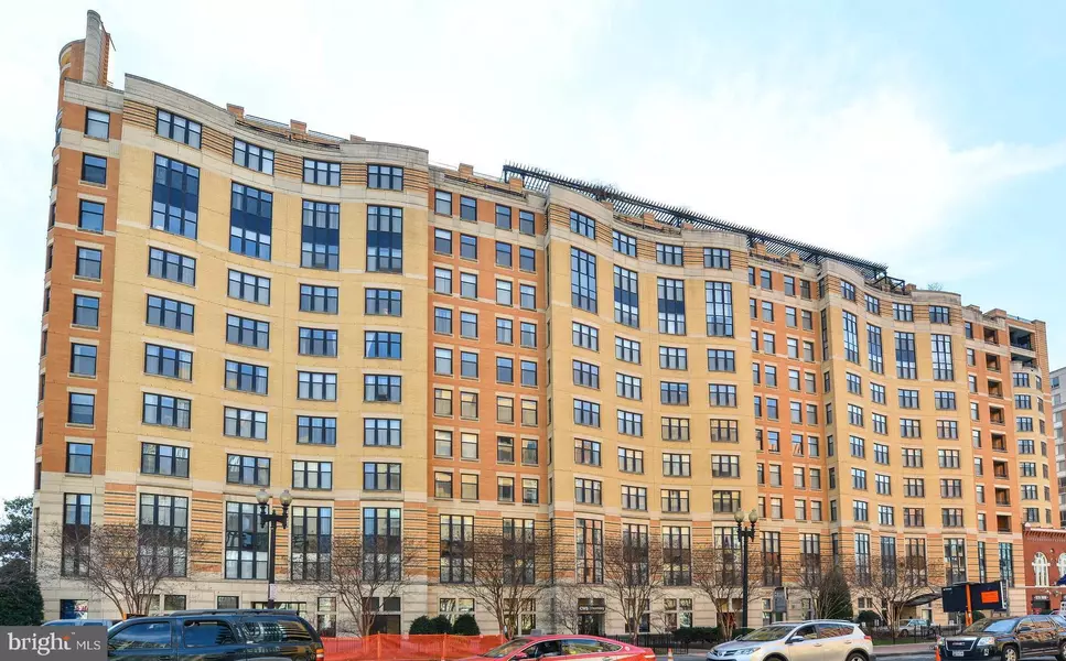 400 MASSACHUSETTS AVE NW #909, Washington, DC 20001