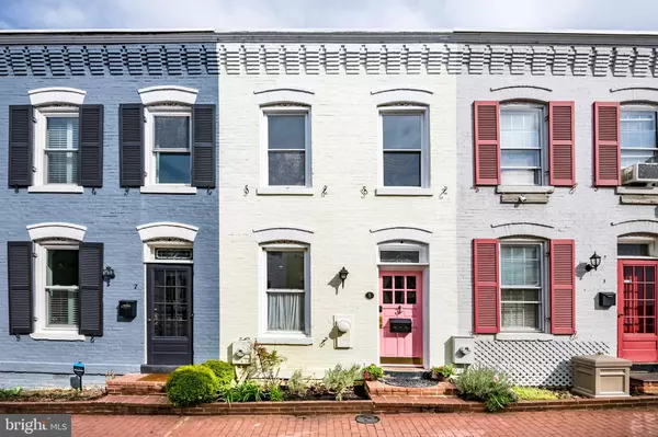 5 TERRACE CT NE, Washington, DC 20002