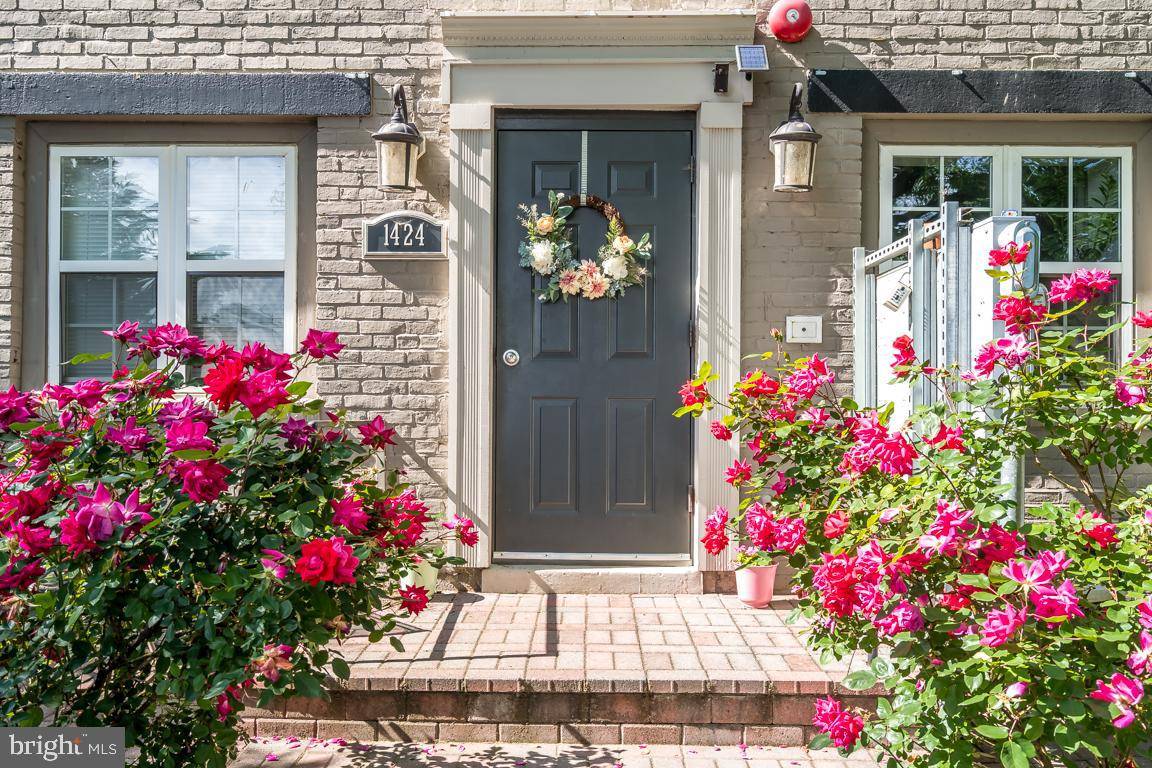 Washington, DC 20003,1424 L ST SE #201