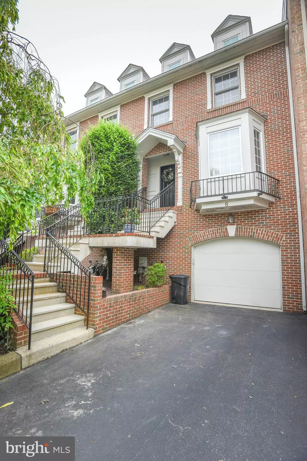 Wilmington, DE 19806,8 ROCKFORD MEWS CT