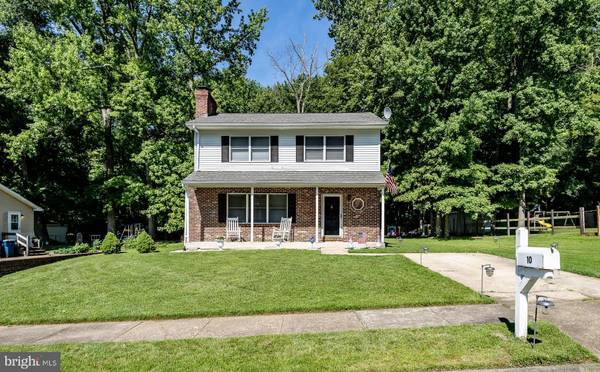 10 GARVEY LN, Newark, DE 19702