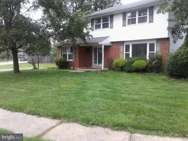 15 UPLAND CT, Newark, DE 19713