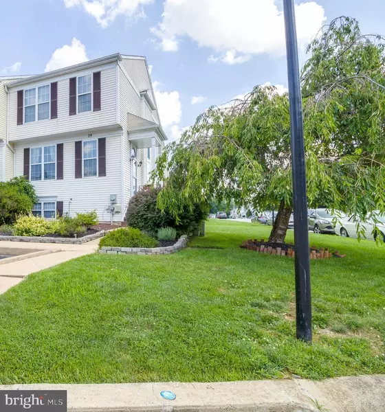 29 DENNY CIR, Newark, DE 19702