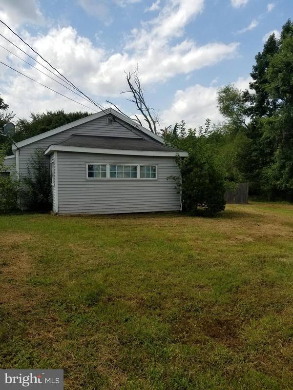 2111 PLEASANT VALLEY RD, Newark, DE 19702