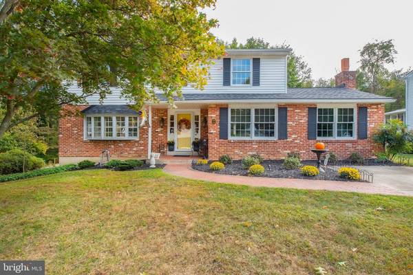 5 CHAPEL HILL DR, Newark, DE 19711