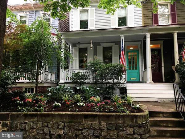 3 DEAN ST, Annapolis, MD 21401