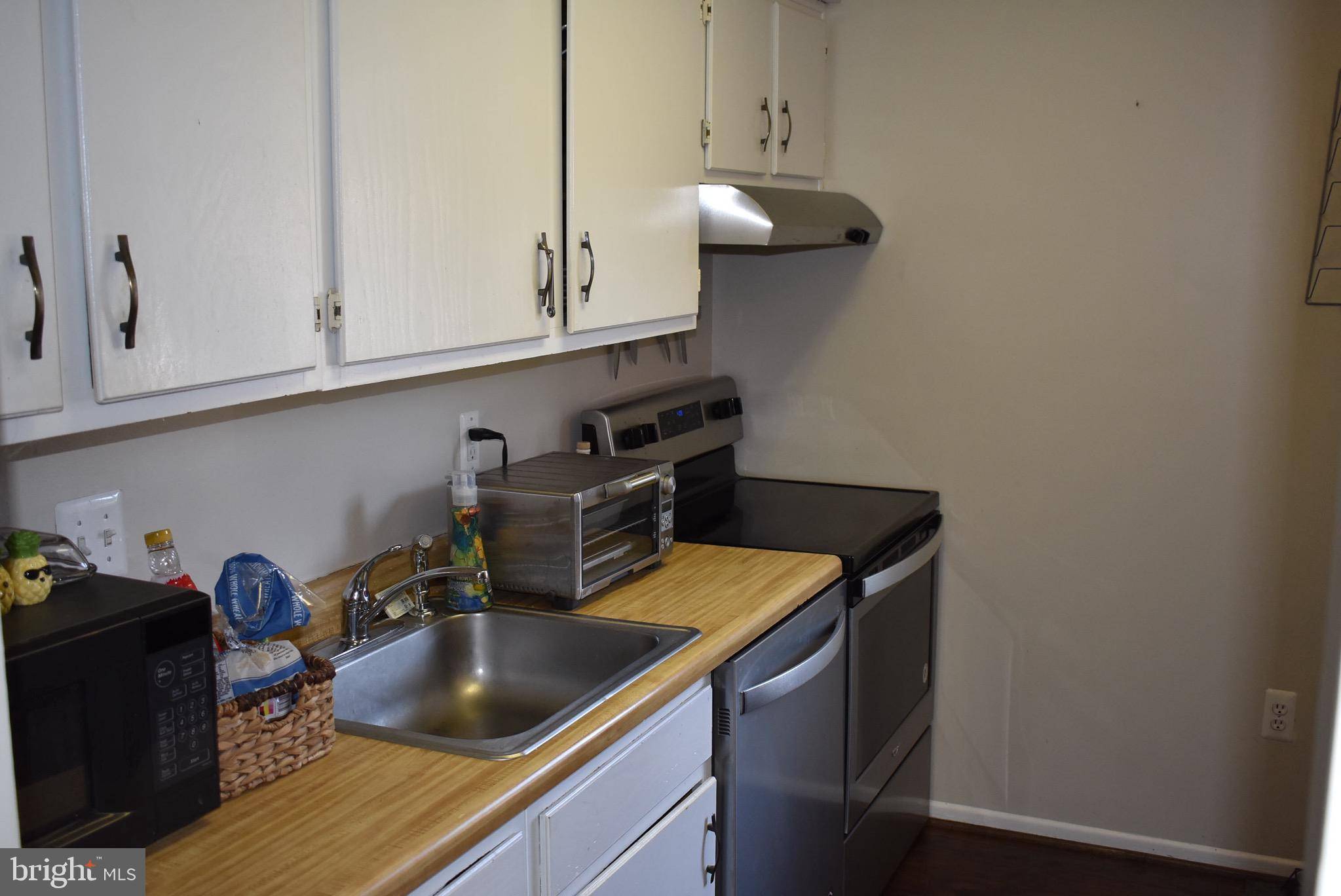 Arnold, MD 21012,446 KNOTTWOOD CT