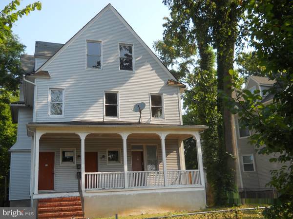 3008 CLIFTON AVE, Baltimore, MD 21216