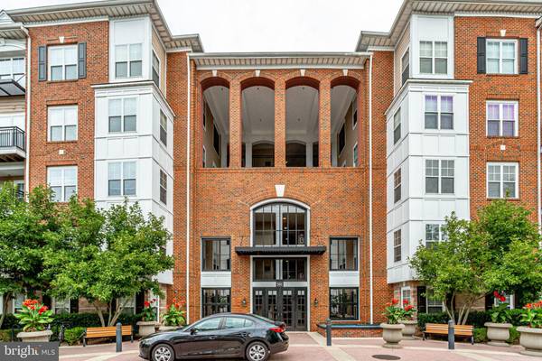 501 HUNGERFORD DR #327, Rockville, MD 20850