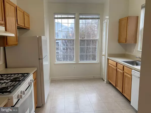 Gaithersburg, MD 20886,9800 LEATHERFERN TER #302-254