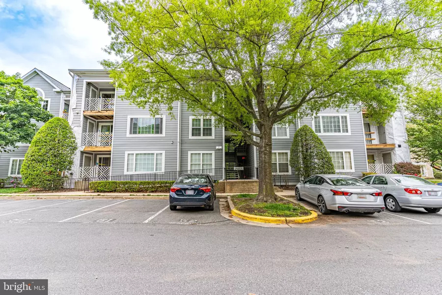 20412 SHORE HARBOUR DR #7-R, Germantown, MD 20874