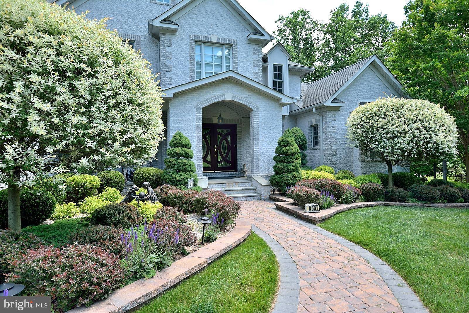 Potomac, MD 20854,8601 FALLS RD