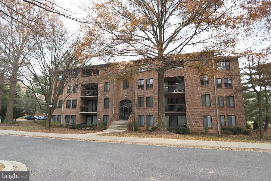 5801 EDSON LN #302, Rockville, MD 20852