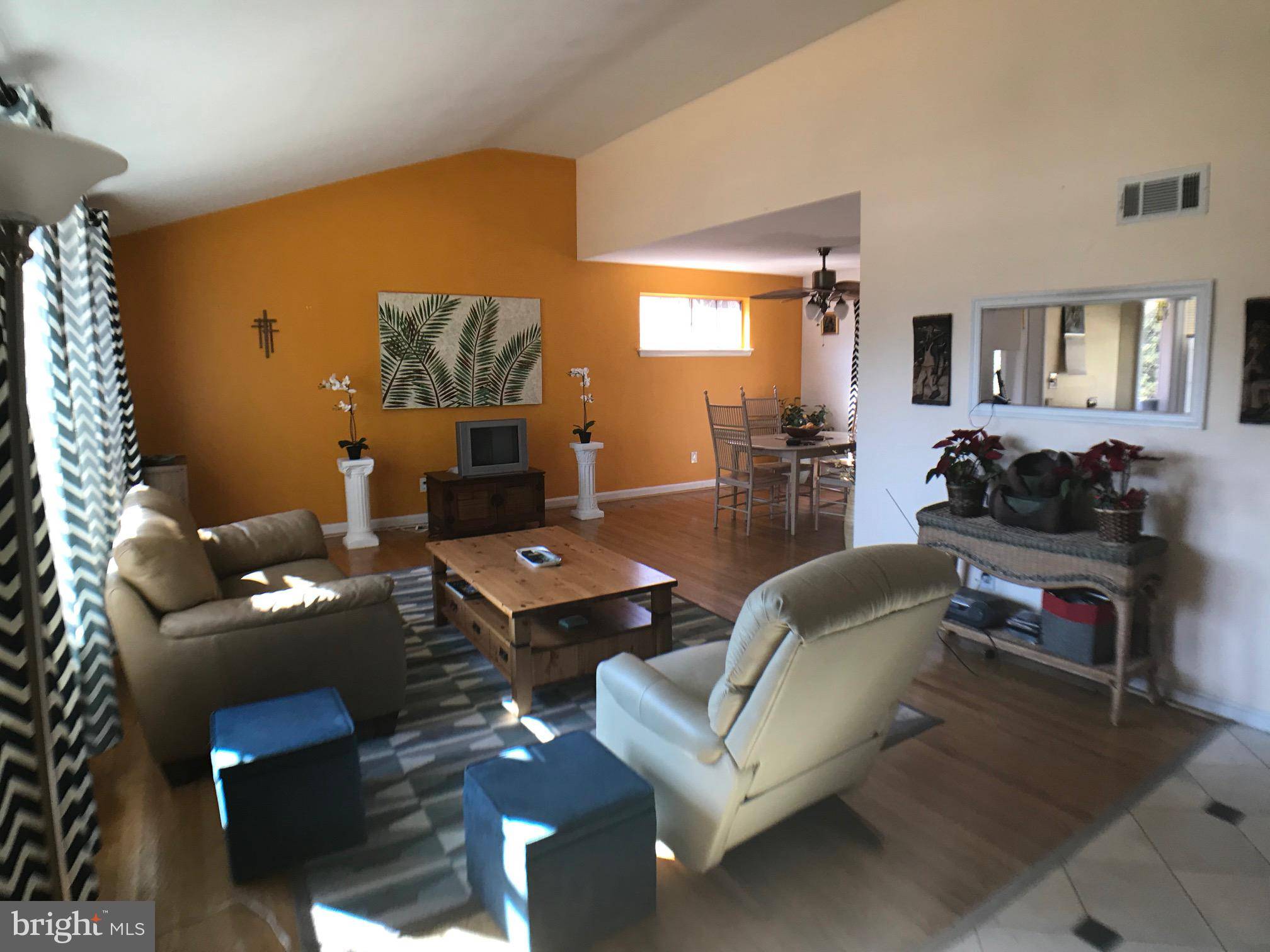 Bethesda, MD 20817,9827 SINGLETON DR