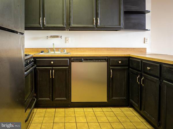 5225 POOKS HILL RD #1615S, Bethesda, MD 20814