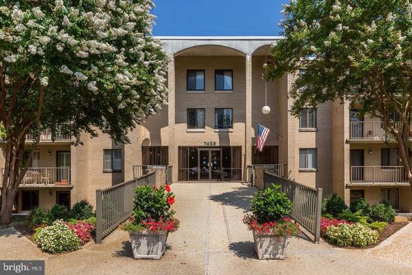 7425 DEMOCRACY BLVD #207, Bethesda, MD 20817