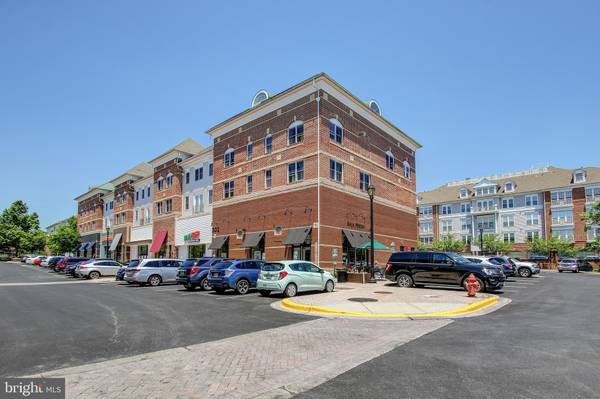 302 KING FARM BLVD #302-01, Rockville, MD 20850