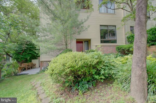 9739 LAKE SHORE DR, Gaithersburg, MD 20886