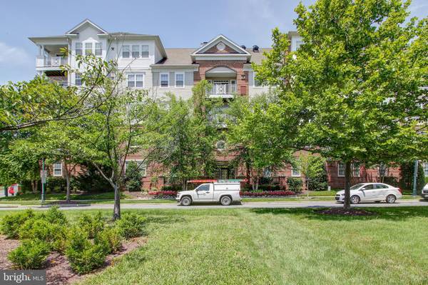 327 KING FARM BLVD #108, Rockville, MD 20850