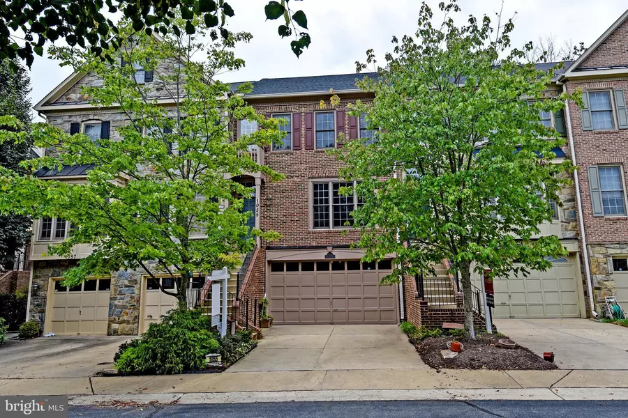 1055 GRAND OAK WAY, Rockville, MD 20852