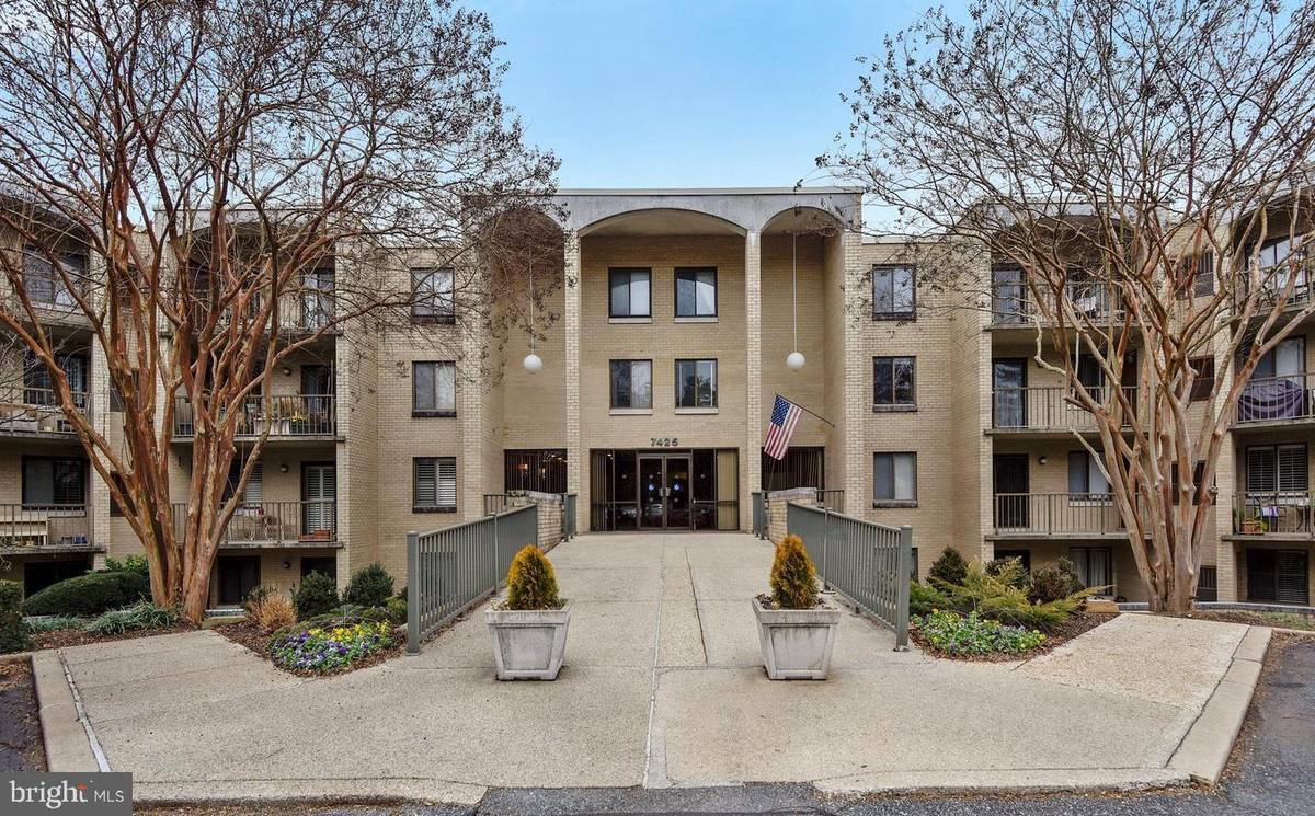 Bethesda, MD 20817,7425 DEMOCRACY BLVD #1