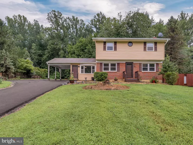 8101 HOLLY LN, Clinton, MD 20735