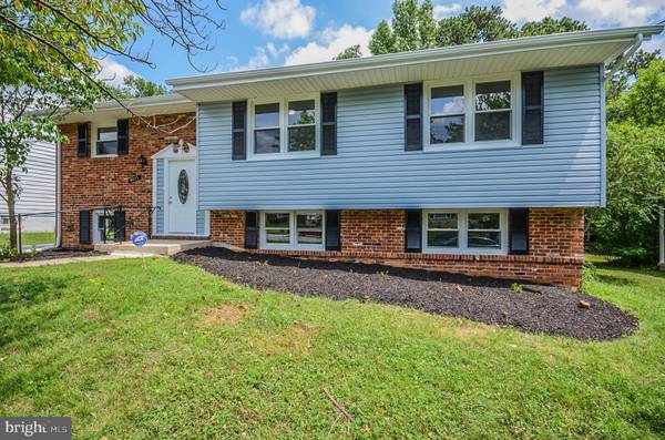 6933 LAMONT DR, Lanham, MD 20706