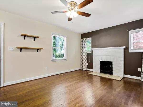 Hyattsville, MD 20782,6117 39TH PL