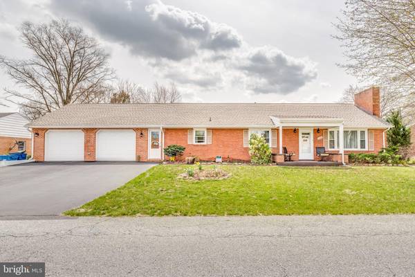 16639 LONGSTREET DR, Williamsport, MD 21795