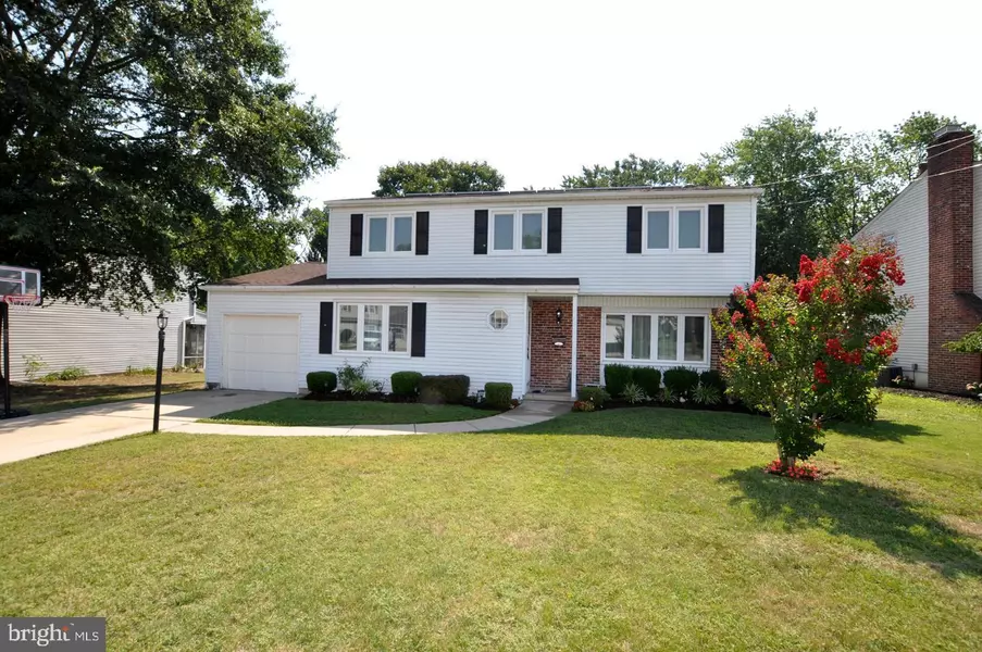 27 CYPRESS RD, Burlington, NJ 08016