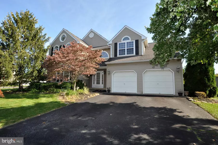 1 CAREY CIR, Burlington, NJ 08016