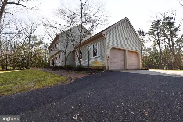 Medford, NJ 08055,22 FERNWOOD CT