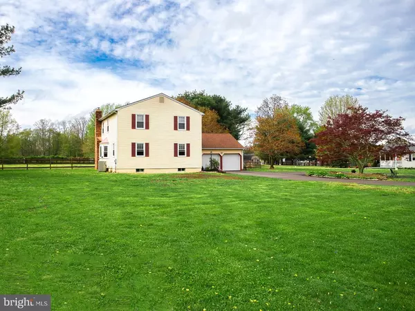 Columbus, NJ 08022,6 LAUREN CT
