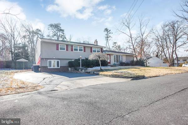 195 S LAKESIDE DRIVE E, Medford, NJ 08055