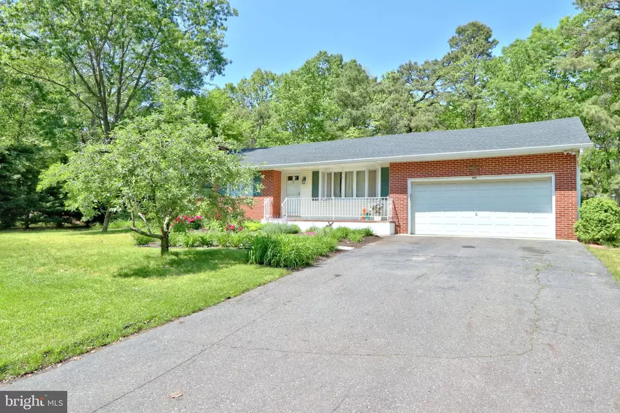 215 LAKESHORE DR, Marlton, NJ 08053