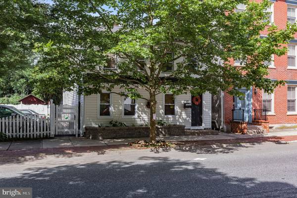 364 FARNSWORTH AVE, Bordentown, NJ 08505