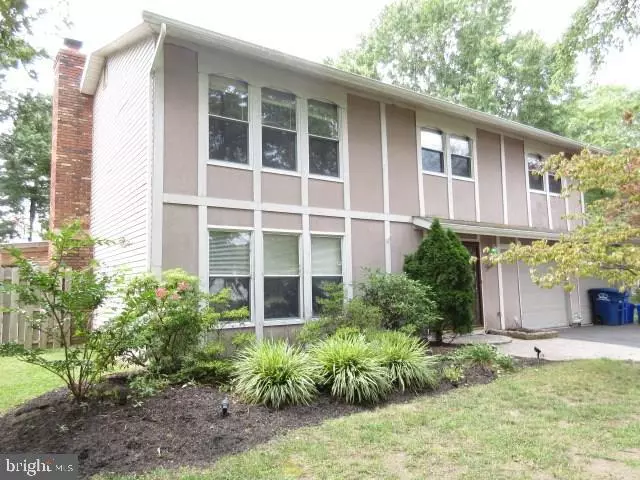 3 DARBY CIR W, Mount Holly, NJ 08060