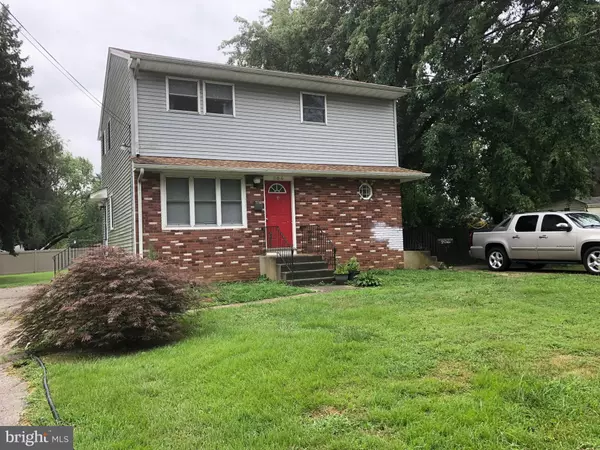 206 5TH AVE, Maple Shade, NJ 08052